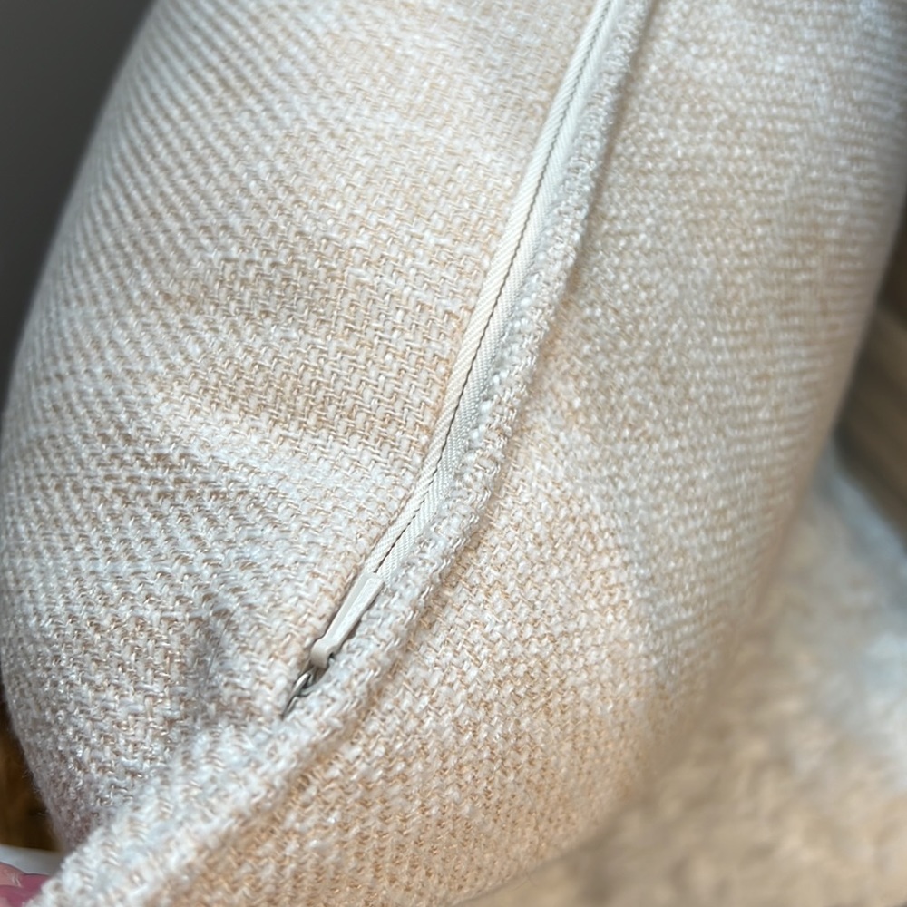 Pillows - Picture 5 of 7